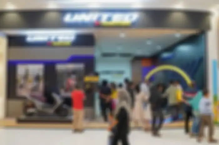 Store baru United E-Motor, ada diskon motor listrik juga lho. 