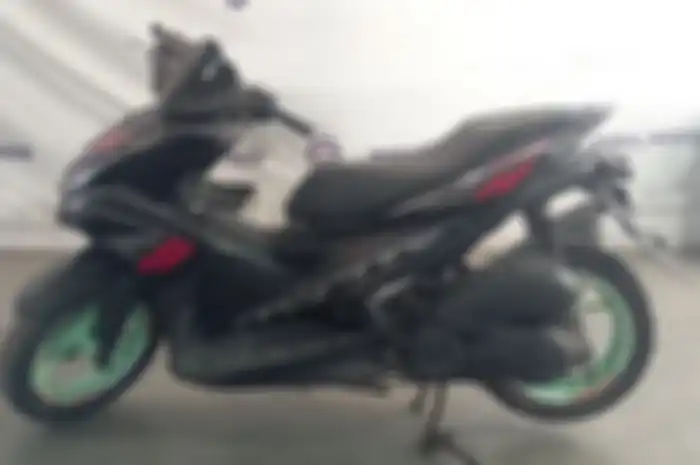 Murah meriah Yamaha Aerox 2017 buka harga cuma Rp 7.9 juta, BPKB ada siap dibawa pulang untuk persiapan Lebaran Idul Fitri.