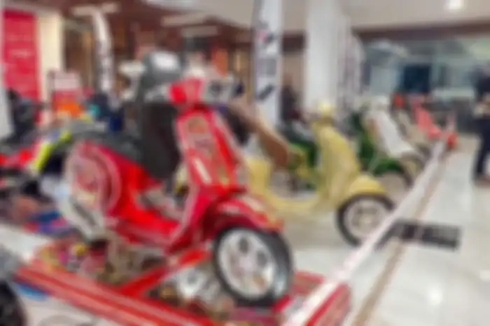 Deretan modifikasi motor Vespa di Jakarta Motofest 2024