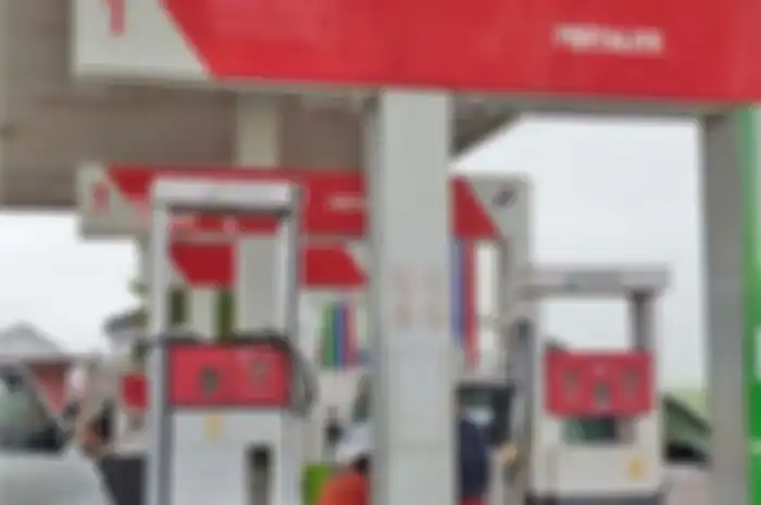 Foto ilustrasi SPBU. Pertamina bilang aturan tentang larangan Pertalite untuk motor di atas 150 cc masih dalam proses.
