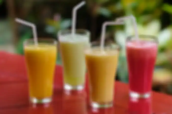 Aneka jus buah yang bermanfaat untuk mengurangi kadar kolesterol karena menu lebaran. Bikin riding jadi nyaman. 