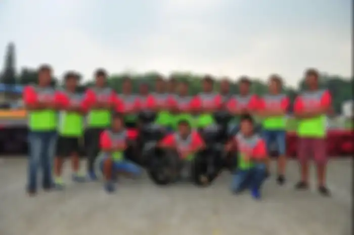 Tim PON Jogja cabor road race. Pembalap nasional andal banyak lahir di Jogjakarta. 