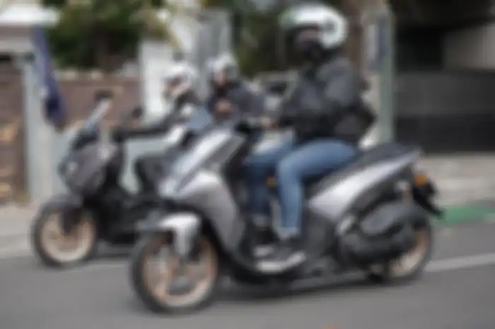 Riding atau bermotor menggunaan balaclava bukan sekadar untuk gaya-gayaan, tetapi juga banyak manfaatnya. 