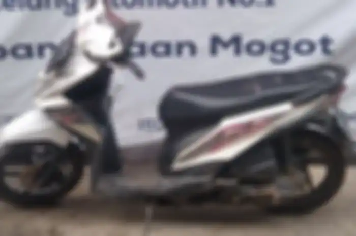 Motor murah harga Rp 2 jutaan ada Honda BeAT kondisi masih bagus dilengkapi BPKB lokasi di Jakarta buruan bawa pulang.