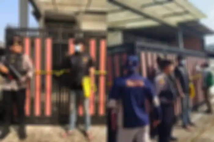 Rumah tempat adanya mayat dicor yang disebut merupakan korban pembunuhan di Kabupaten Bandung Barat.