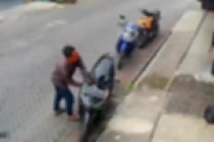 Ilustrasi, maling motor makin sering beraksi, gunakan kunci pengaman rahasia cuma Rp 3 ribuan.