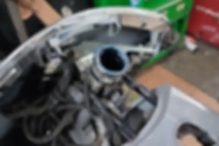 Perhatika bagian komstir jika dirasa tidak enak saat bermanuver atau belok, segera servis ke bengkel.