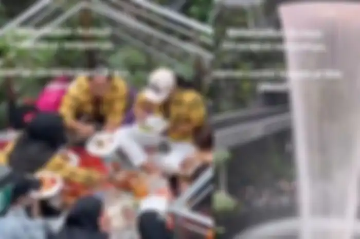 Viral Emak-emak Piknik di Bandara Singapura Tuai Sorotan, Santai Bawa Cobek Sambil Nonton Air Terjun 