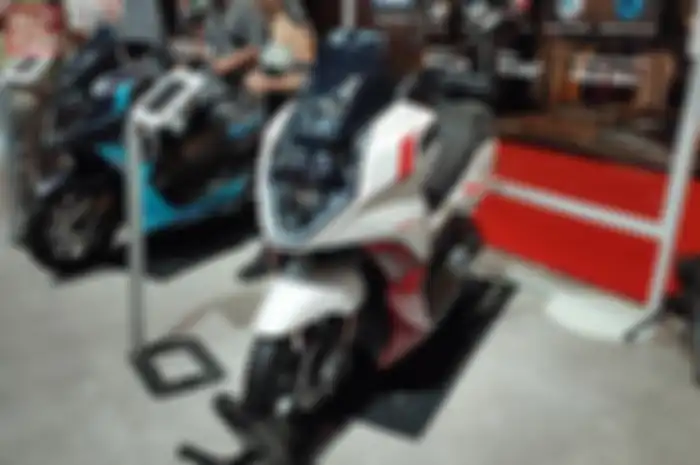 Motor listrik Alve One XP harganya tembus Rp 38 jutaan, cukup bayar Rp 1 jutaan sudah bisa dibawa pulang, bisa ngebut 90 km/ jam.