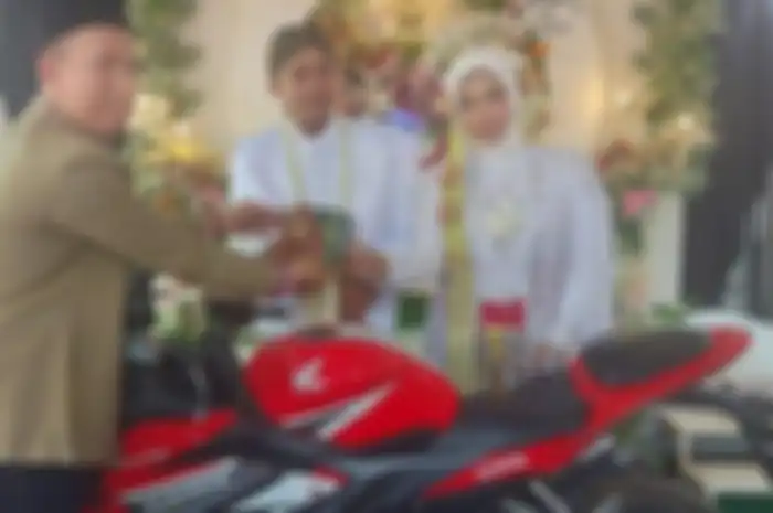Mahar Honda CBR150 untuk pernikahan di Ponorogo