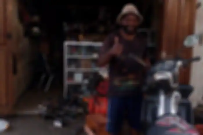 Yulianus Doo, pengusaha bengkel motor Orang Asli Papua keluhkan sulitnya dapat Surat Izin Usaha di Kabupaten Nabire