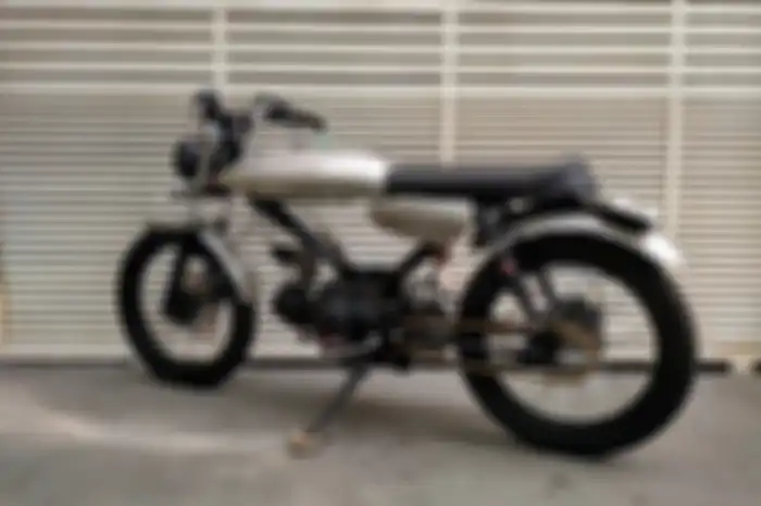 Modifikasi motor Honda Supra X 125 jadi motor custom.