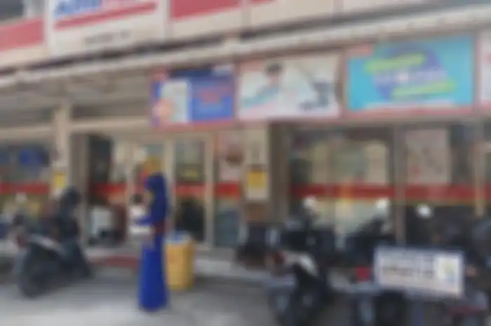 Mini Market Alfamart, salah satu tempat yang menjadi sasaran empuk banyaknya parkir liar bersifat premanisme. 
