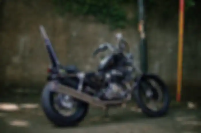 Modifikasi motor Benelli Patagonian Eagle skinny chopper. 