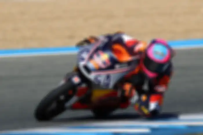 Veda Ega Pratama finish di posisi sebelas dalam race 2 Red Bull Rookies Cup 
