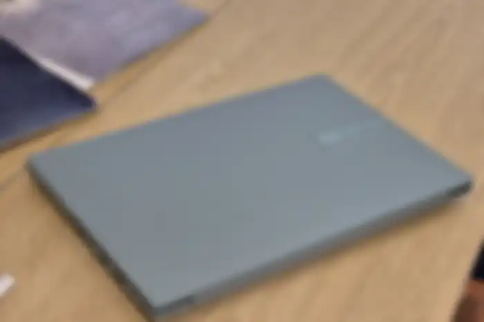ASUS Vivobook Go 14 (E1404G) menawarkan pint selling laptop yang ringan dan tipis di kelas harga 6 jutaan