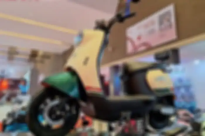 Motor listrik paling murah se-Indonesia ZPT Nimbuzz dijual Rp 2,9 juta, spesifikasinya bukan kaleng-kaleng sanggup tempuh jarak 70 kilometer.