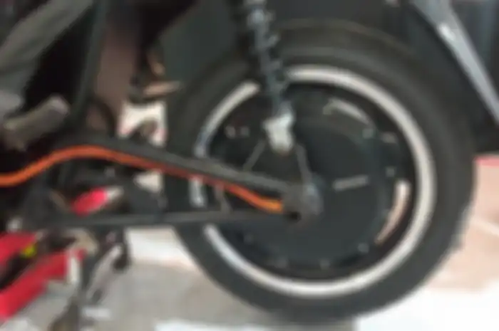 Motor penggerak atau dinamo BLDC model hub-drive.