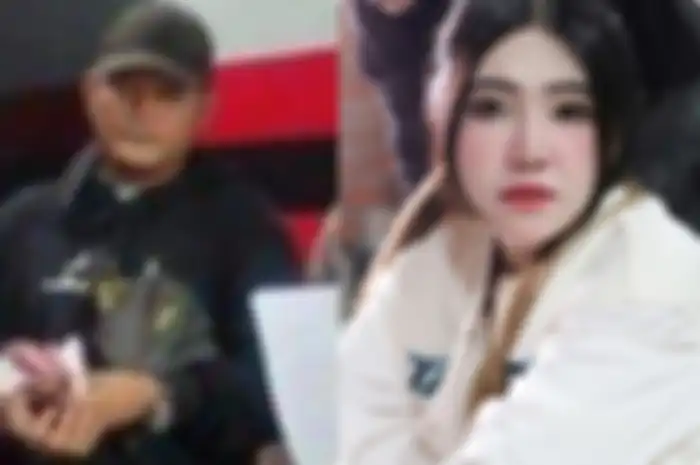 Pedangdut Via Valen sedih dan harus kehilangan hartanya akibat adiknya RF alias Rafi Pratama tersangkut kasus penggelapan motor.