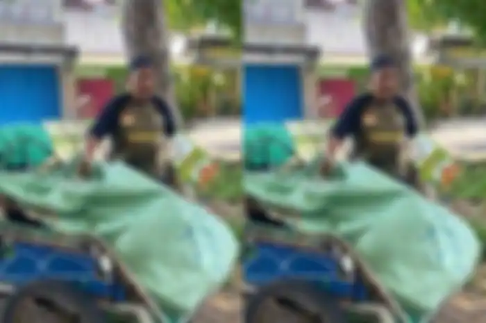 Mbah Tono, pemulung yang bisa naik haji dari tabungannya sendiri.