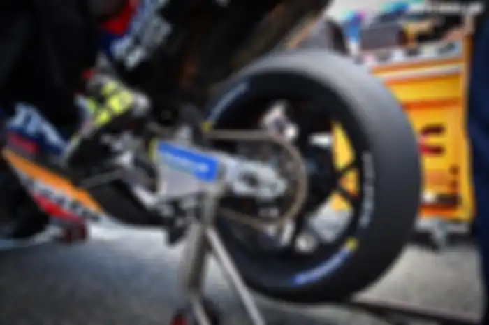 Ban di MotoGP yang kini dipasok Michelin bisa saja berubah di MotoGP 2027. Bukan hanya regulasi mesinnya saja yang berubah. 