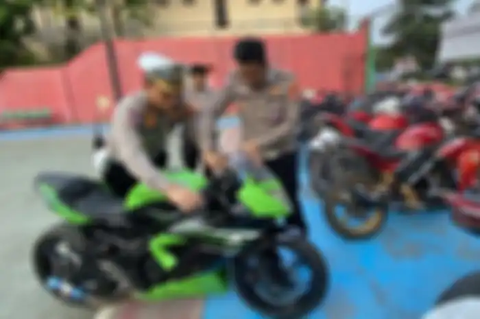 Ratusan moge knalpot brong disita Polisi di Lampung.