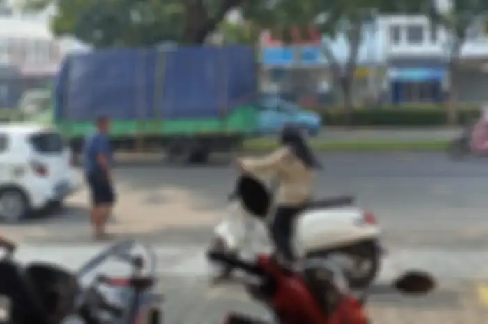 Ilustrasi tukang parkir liar yang akan diberdayakan oleh PJ Gubernur Jakarta, Heru Budi. Langsung minta gaji UMR Jakarta. 