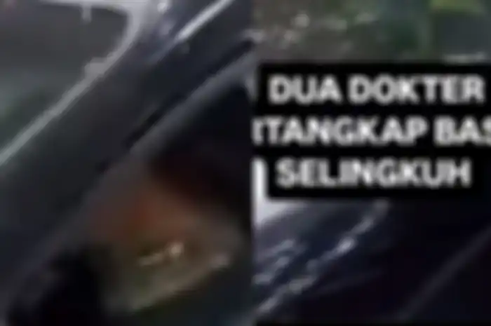 dua oknum dokter diduga selingkuh dalam mobil, digerebek di parkiras RS 