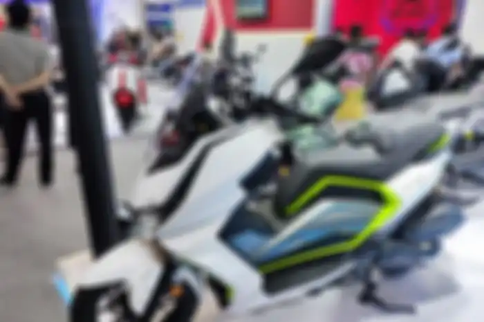 Motor matic ini mirip Yamaha XMAX. Punya nama bak mobil mewah.