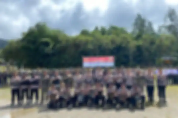 Sejumlah personel Polda Papua mendapat penghargaan dari Kapolri pada Selasa (7/5/2024) di Lapangan Apel Mako Polres Pegunungan Bintang, Polda Papua.