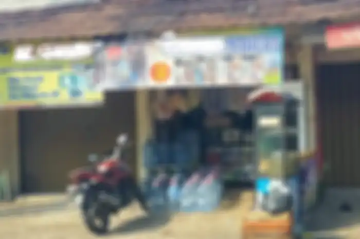 Warung Madura buka 24 jam punya Bajaj Pulsar membawa keberuntungan