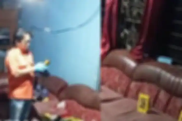 Unit INAFIS Satreskrim Polres Tulungagung melakukan olah TKP di rumah balita yang dicekik ayahnya di Desa Blimbing, Kecamatan Rejotangan Kabupaten Tulungagung, Minggu (12/5/2024) malam. 