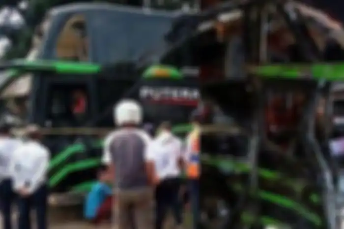 Bus PO Putera Fajar, Bawa Rombongan Siswa SMK Lingga Kencana Depok.