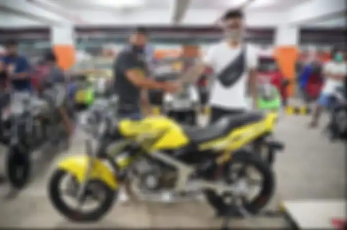 Terjual Rp 120 juta, Kawasaki Ninja SS 150 2-tak ini dibeli seseorang bernama Andika di acara BOMS Automotive modification contest.