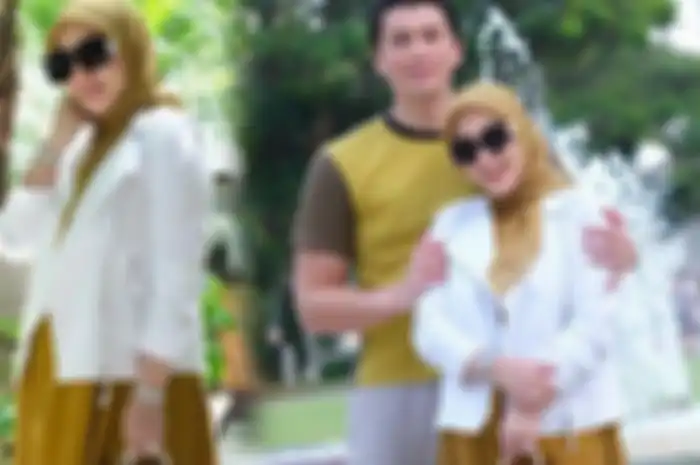 Syahrini dan Reino Barack 