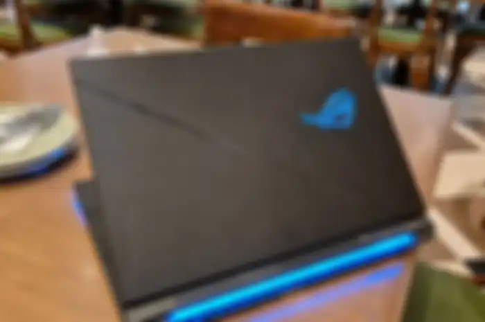 ASUS memperkenalkan ROG Strix SCAR 18 terbaru sebagai laptop dengan performa tinggi yang memadukan RTX 4090 dengan Intel i9 14th Gen