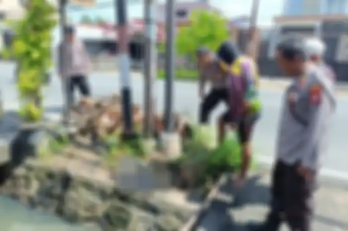 Potongan tubuh manusia ditemukan di sebuah parit Jalan Danau Sentarum, Kecamatan Pontianak Kota, Kota Pontianak, Kalimantan Barat (Kalbar) Rabu (15/5/2024) pagi.