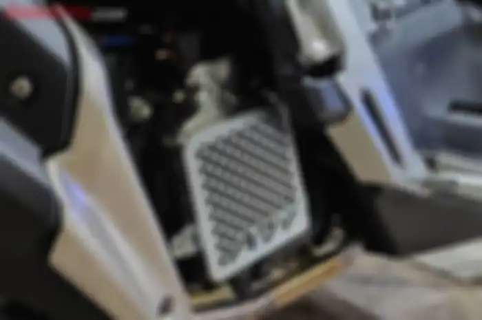 Pilih cover radiator aftermarket jangan asal. Salah pilih, dampaknya bisa bikin motor jadi turun mesin. 