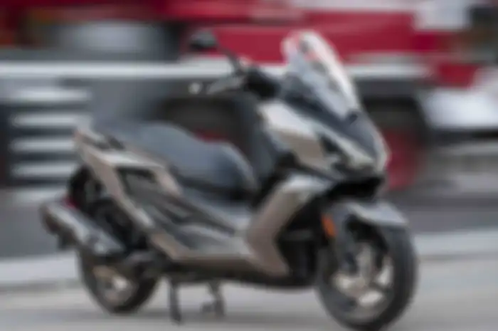 Kaget mendadak muncul motor matic terbaru pesaing berat NMAX dan PCX 160 bagasi luas bisa muat dua helm harganya bikin penasaran.