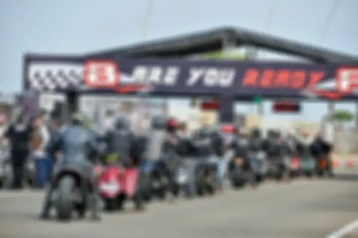 Suasana saat HOGERS Indonesia mengadakan balapan motor Harley-Davidson.