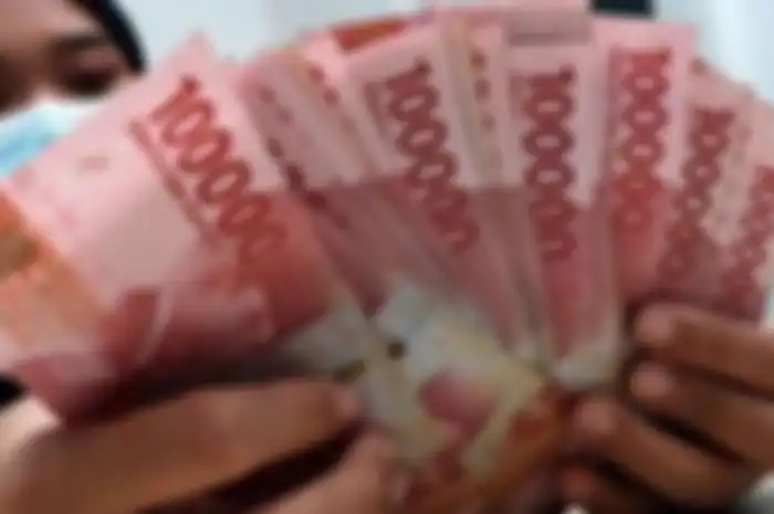 Buruan dicek nama Anda dan siapkan KTP karena BLT Rp 2,7 juta dari pemerintah cair lagi bulan Mei sampai Juni 2024 ini bisa untuk ganti oli motor.