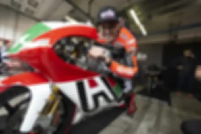 Pembalap Aprilia Racing Aleix Espargaro pensiun dari MotoGP.