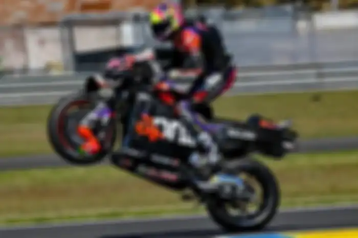 Aleix Espargaro beri kejutan dengan jadi yang tercepat di Practice MotoGP Catalunya 2024. Marc Marquez harus ke Q1 di kualifikasi. 