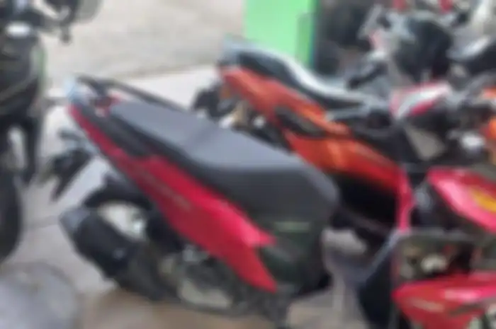 Kecelakaan adu banteng terjadi di Kediri libatkan Yamaha NMAX dan Honda Vario