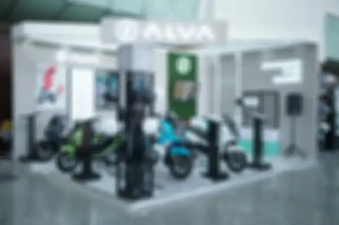 Motor listrik ALVA turut ramaikan IIMS Surabaya 2024.