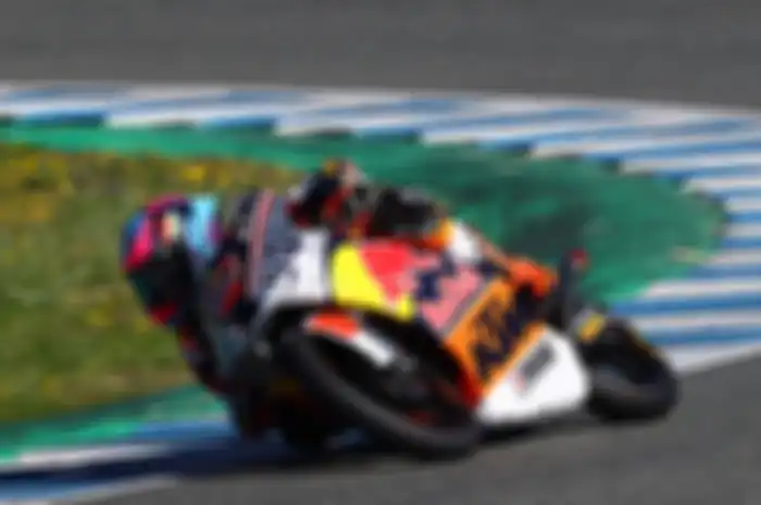 Veda Ega Pratama dikatakan luar biasa bagus penampilannya di race 1 Red Bull Rookies Cup 2024 Italias di sirkuit Mugello