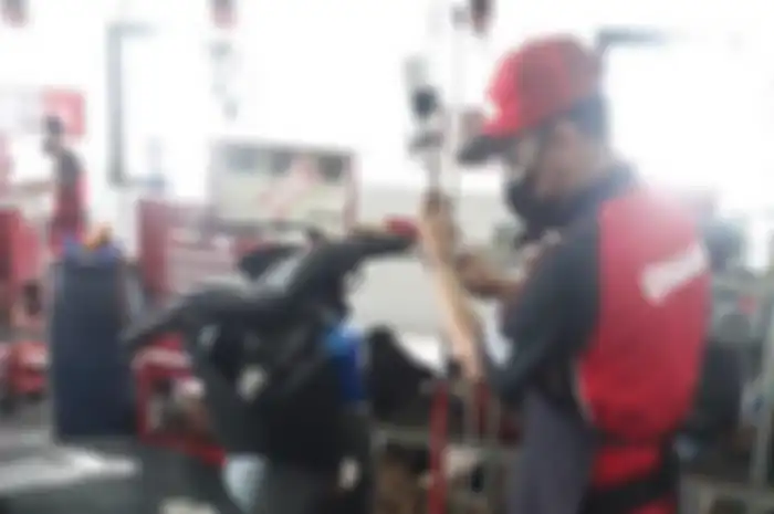 Foto ilustrasi. Servis injektor Yamaha NMAX demi cegah brebet hingga mogok.