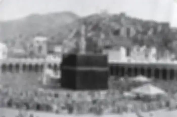 Teori yang menganggap bahwa Islam masuk ke indonesia melalui para saudagar arab yang berasal dari daerah Makkah berdasarkan acuan dari berita Cina Dinasti Tang tang dikemukakan oleh Buya Hamka.