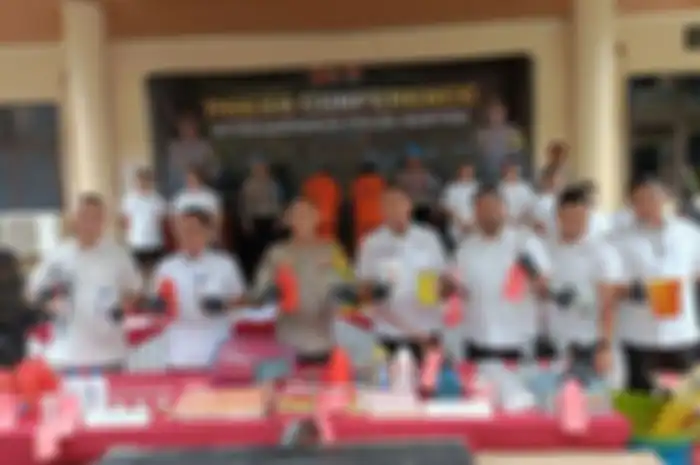 Terungkap cara pembuatan oli palsu motor di Tangerang, omzet jutaan per hari