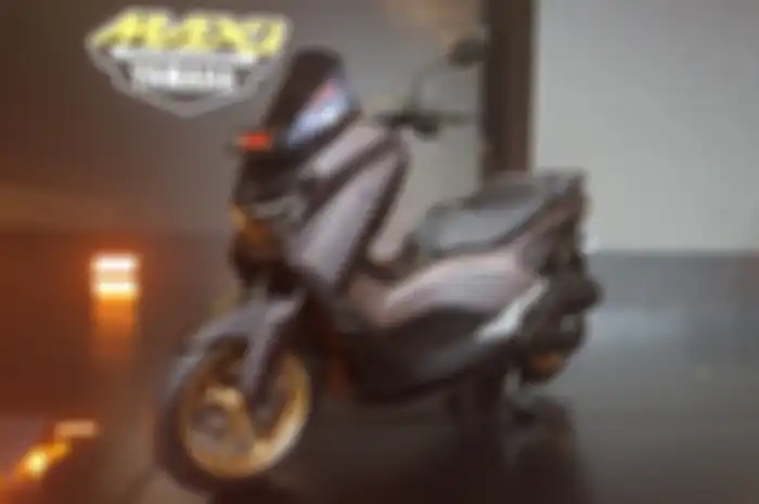 Yamaha NMAX Turbo Tech Max warna Magma Black menjadi varian warna paling mahal. Punya fitur paling melimpan. 